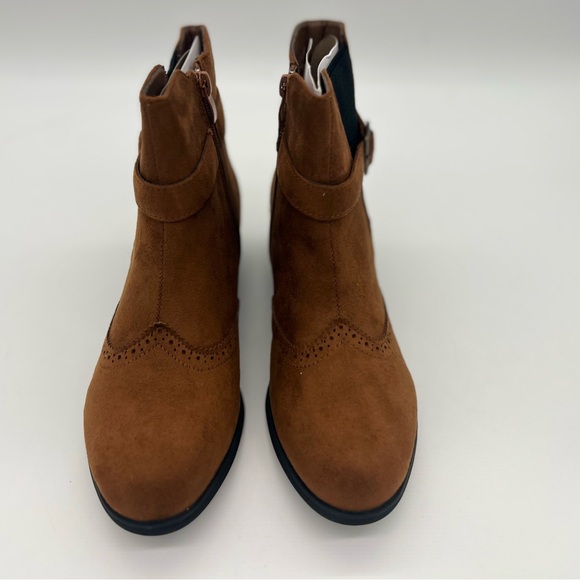 Avenue CLOUDWALKERS WIDE FIT ANKLE BOOT KEEGAN IN BROWN, SIZE 9 - Picture 2 of 6